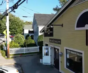 Front of the Avocado Pit building in Manchester, Vermont